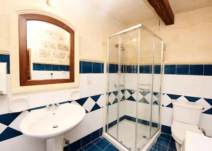 Ta Happin In With Pool And Ac * Xagħra